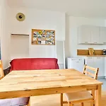 Guestready - Minimalist Mod, 15Th Arrondissement.