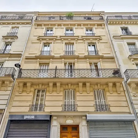 Guestready - Minimalist Mod, 15th Arrondissement. *